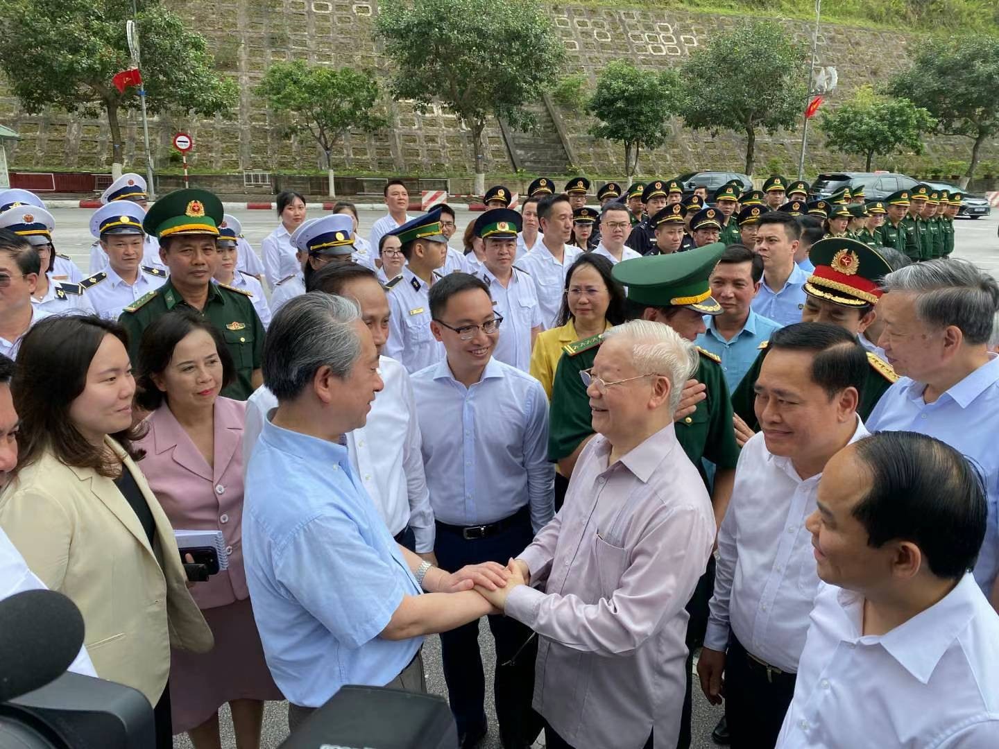 Đại sứ Trung Quốc tại Việt Nam Hùng Ba: Tổng Bí thư Nguyễn Phú Trọng có công lao to lớn cho tình hữu nghị Việt Nam – Trung Quốc Đại sứ Trung Quốc tại Việt Nam Hùng Ba: Tổng Bí thư Nguyễn Phú Trọng có công lao to lớn cho tình hữu nghị Việt Nam – Trung Quốc