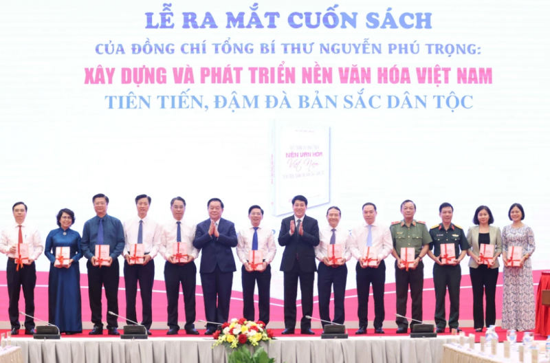 Tổng Bí thư Nguyễn Phú Trọng: Mong mỏi chấn hưng, phát triển văn hóa Việt Nam Tổng Bí thư Nguyễn Phú Trọng: Mong mỏi chấn hưng, phát triển văn hóa Việt Nam