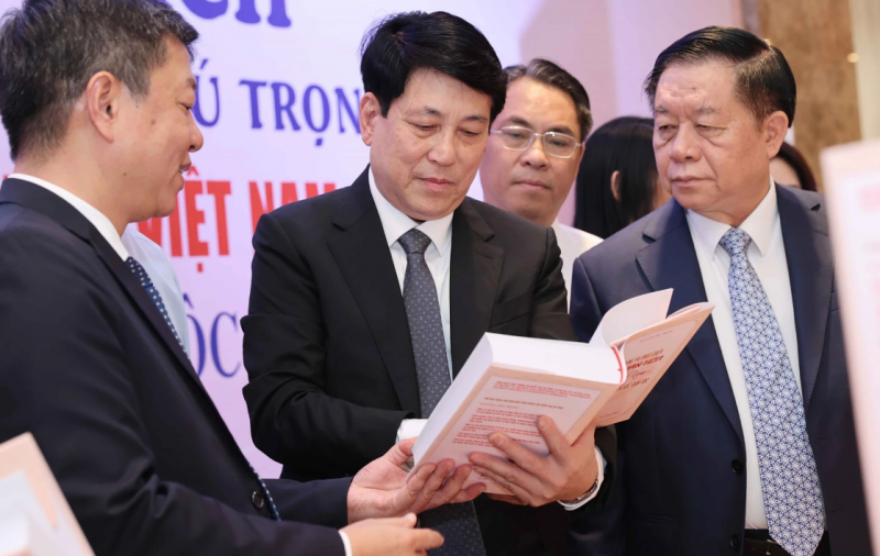Tổng Bí thư Nguyễn Phú Trọng: Mong mỏi chấn hưng, phát triển văn hóa Việt Nam Tổng Bí thư Nguyễn Phú Trọng: Mong mỏi chấn hưng, phát triển văn hóa Việt Nam