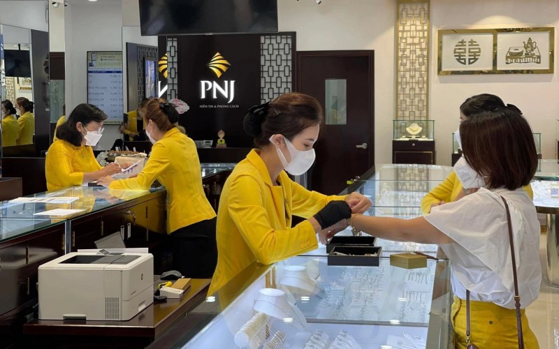 Doanh thu 6 tháng tăng hơn 34%, mỗi ngày PNJ lãi đều đặn gần 6,5 tỷ đồng Doanh thu 6 tháng tăng hơn 34%, mỗi ngày PNJ lãi đều đặn gần 6,5 tỷ đồng