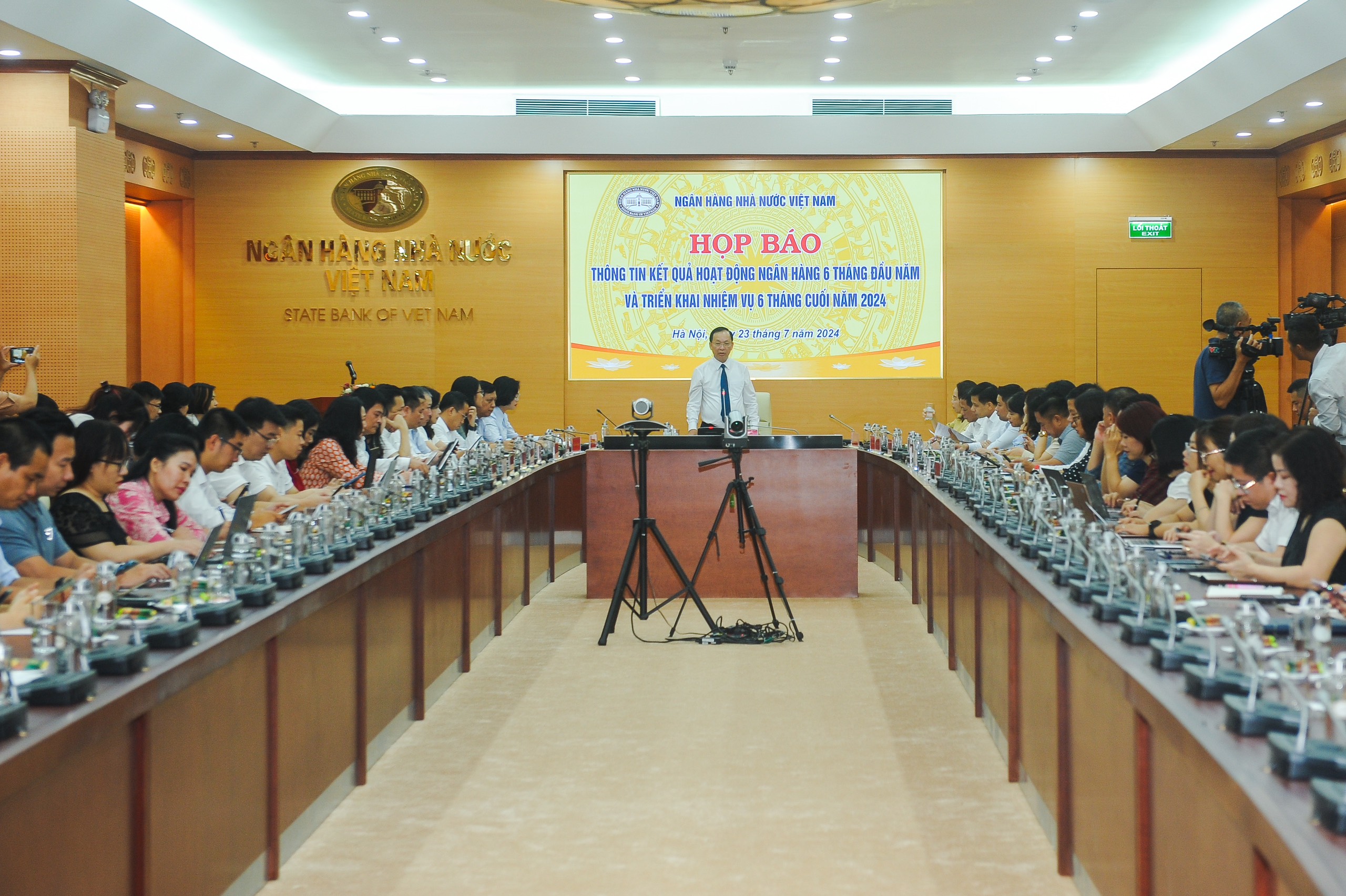 Phó Thống đốc Đào Minh Tú: Đồng VND đã mất khoảng 4,4%, là mức hợp lý