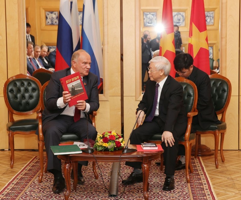 Tổng Bí thư Nguyễn Phú Trọng tiếp Chủ tịch Đảng Cộng sản Liên bang Nga Gennady Zyuganov nhân chuyến thăm Liên bang Nga tháng 9/2018. Ảnh: TTXVN