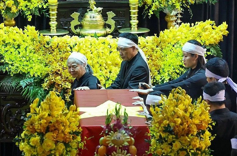 Party & State Leaders Pay Tribute to General Secretary Nguyen Phu Trong Party & State Leaders Pay Tribute to General Secretary Nguyen Phu Trong