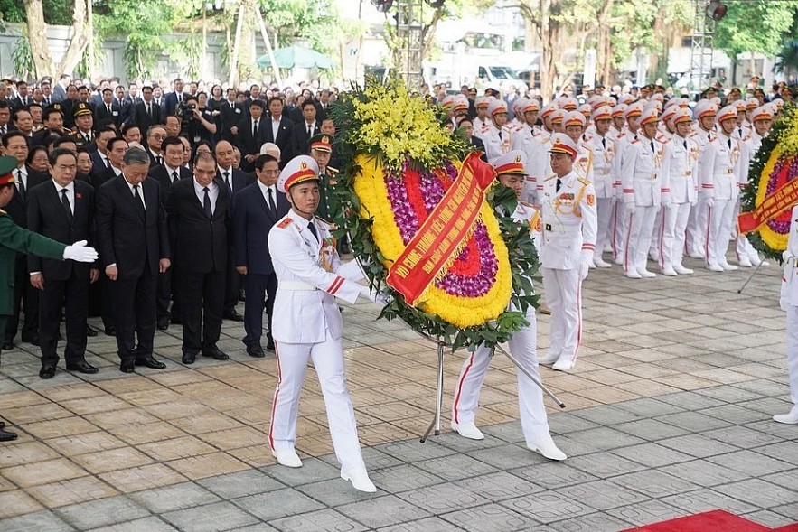 Party & State Leaders Pay Tribute to General Secretary Nguyen Phu Trong Party & State Leaders Pay Tribute to General Secretary Nguyen Phu Trong