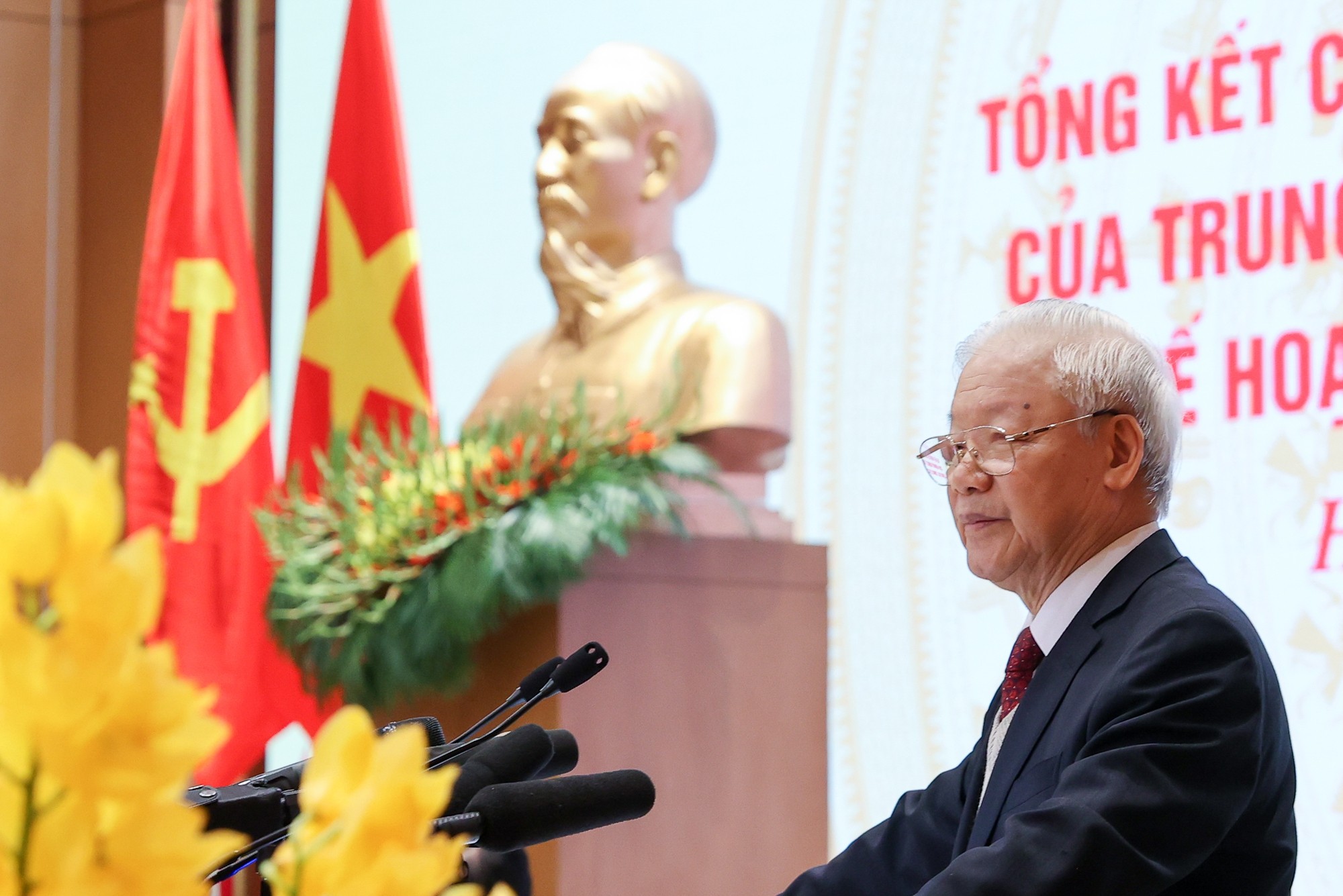 Dự Hội nghị Chính phủ với địa phương để triển khai nhiệm vụ phát triển kinh tế - xã hội, Tổng Bí thư Nguyễn Phú Trọng nhắc nhở, kết quả năm sau phải cao hơn năm trước - Ảnh VGP/Nhật Bắc Dự Hội nghị Chính phủ với địa phương để triển khai nhiệm vụ phát triển kinh tế - xã hội, Tổng Bí thư Nguyễn Phú Trọng nhắc nhở, kết quả năm sau phải cao hơn năm trước - Ảnh VGP/Nhật Bắc