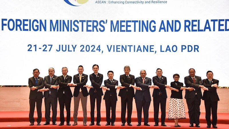 Representatives of ASEAN countries at the 57th ASEAN Foreign Ministers' Meeting in Laos (Photo: Hanoimoi.vn). Representatives of ASEAN countries at the 57th ASEAN Foreign Ministers' Meeting in Laos (Photo: Hanoimoi.vn).