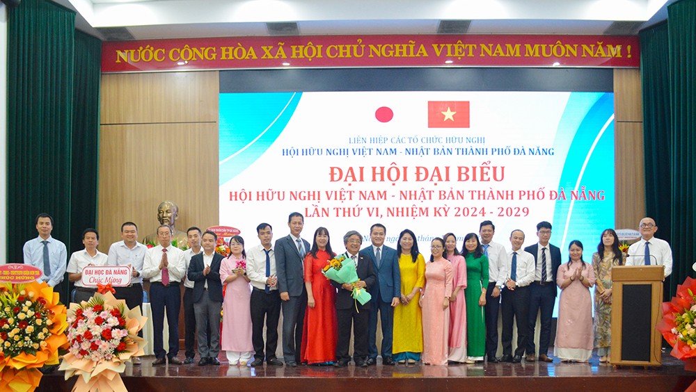 Ban Chấp hành Hội hữu nghị Việt Nam – Nhật Bản thành phố khóa VI, nhiệm kỳ 2024-2029 ra mắt Đại hội. (Ảnh: danang.gov.vn) Ban Chấp hành Hội hữu nghị Việt Nam – Nhật Bản thành phố khóa VI, nhiệm kỳ 2024-2029 ra mắt Đại hội. (Ảnh: danang.gov.vn)