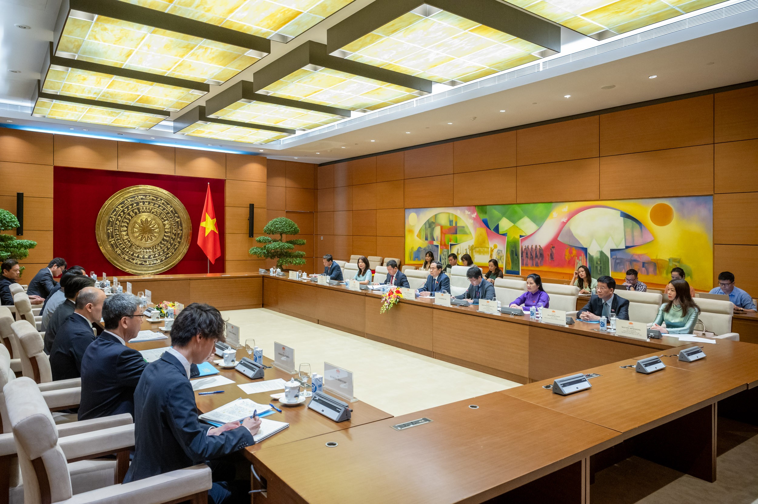 Chủ tịch Quốc hội Trần Thanh Mẫn đã tiếp Hạ Nghị sĩ Tokai Kisaburo - Trưởng Ban Nghiên cứu chính sách Đảng LDP. (Ảnh: quochoi.vn) Chủ tịch Quốc hội Trần Thanh Mẫn đã tiếp Hạ Nghị sĩ Tokai Kisaburo - Trưởng Ban Nghiên cứu chính sách Đảng LDP. (Ảnh: quochoi.vn)