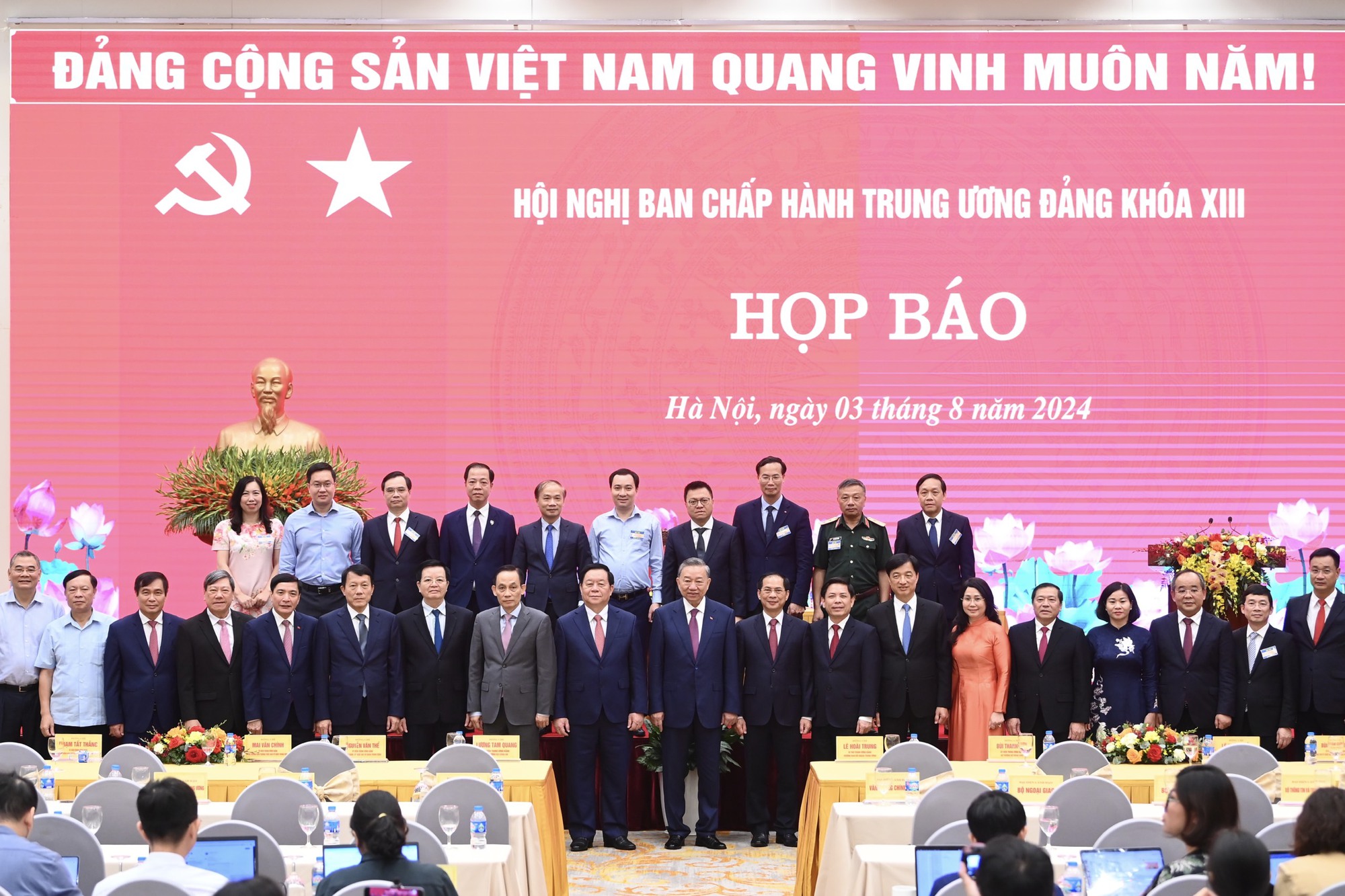 Tổng Bí thư, Chủ tịch nước Tô Lâm: Phát huy cao nhất tinh thần 'tự chủ, tự tin, tự lực, tự cường, tự hào dân tộc'- Ảnh 4. Tổng Bí thư, Chủ tịch nước Tô Lâm: Phát huy cao nhất tinh thần 'tự chủ, tự tin, tự lực, tự cường, tự hào dân tộc'- Ảnh 4.