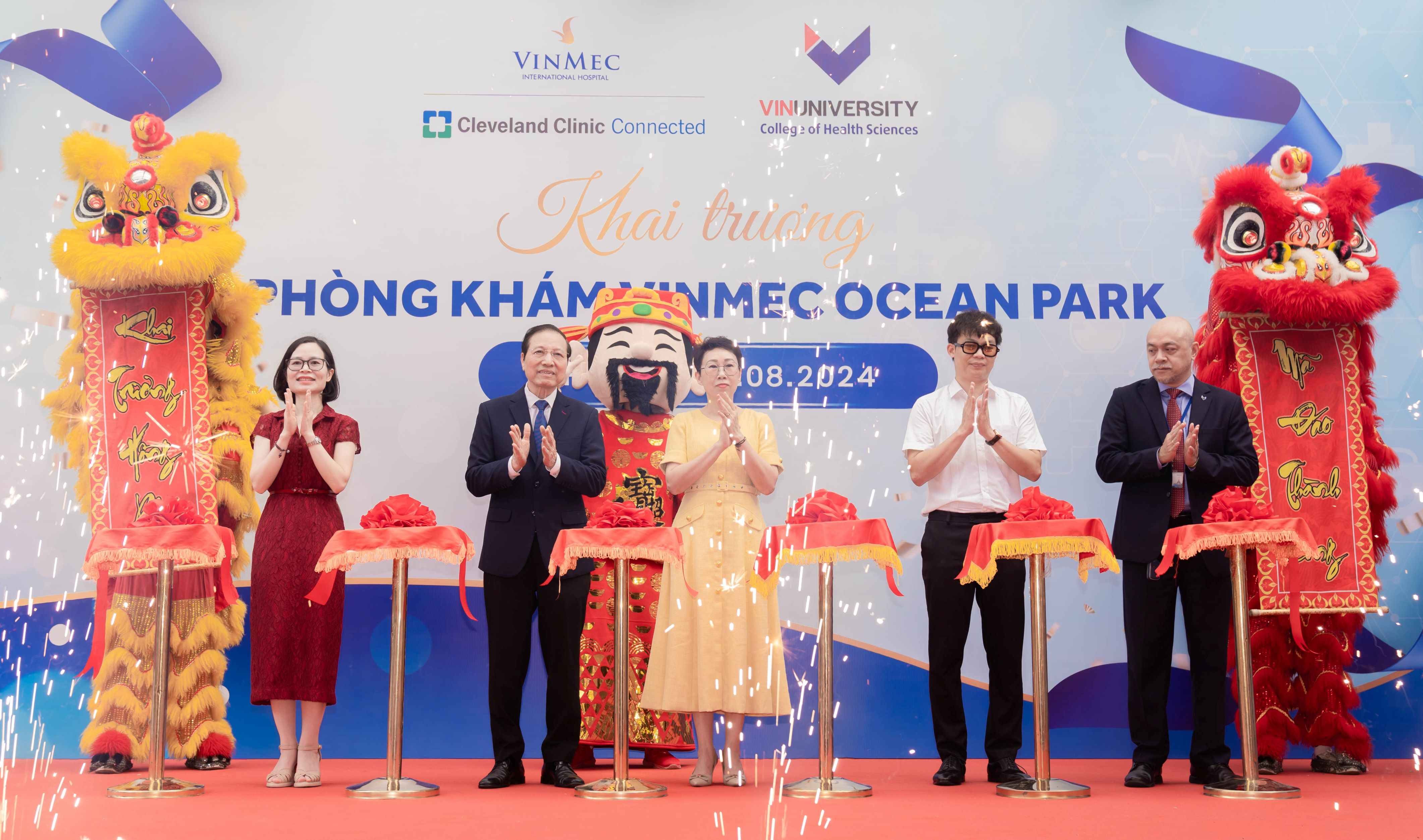 Phòng khám Vinmec Ocean Park chính thức khai trương, cung cấp dịch vụ y tế ban đầu nhanh chóng, thuận tiện cho cư dân giữa đại đô thị. Phòng khám Vinmec Ocean Park chính thức khai trương, cung cấp dịch vụ y tế ban đầu nhanh chóng, thuận tiện cho cư dân giữa đại đô thị.