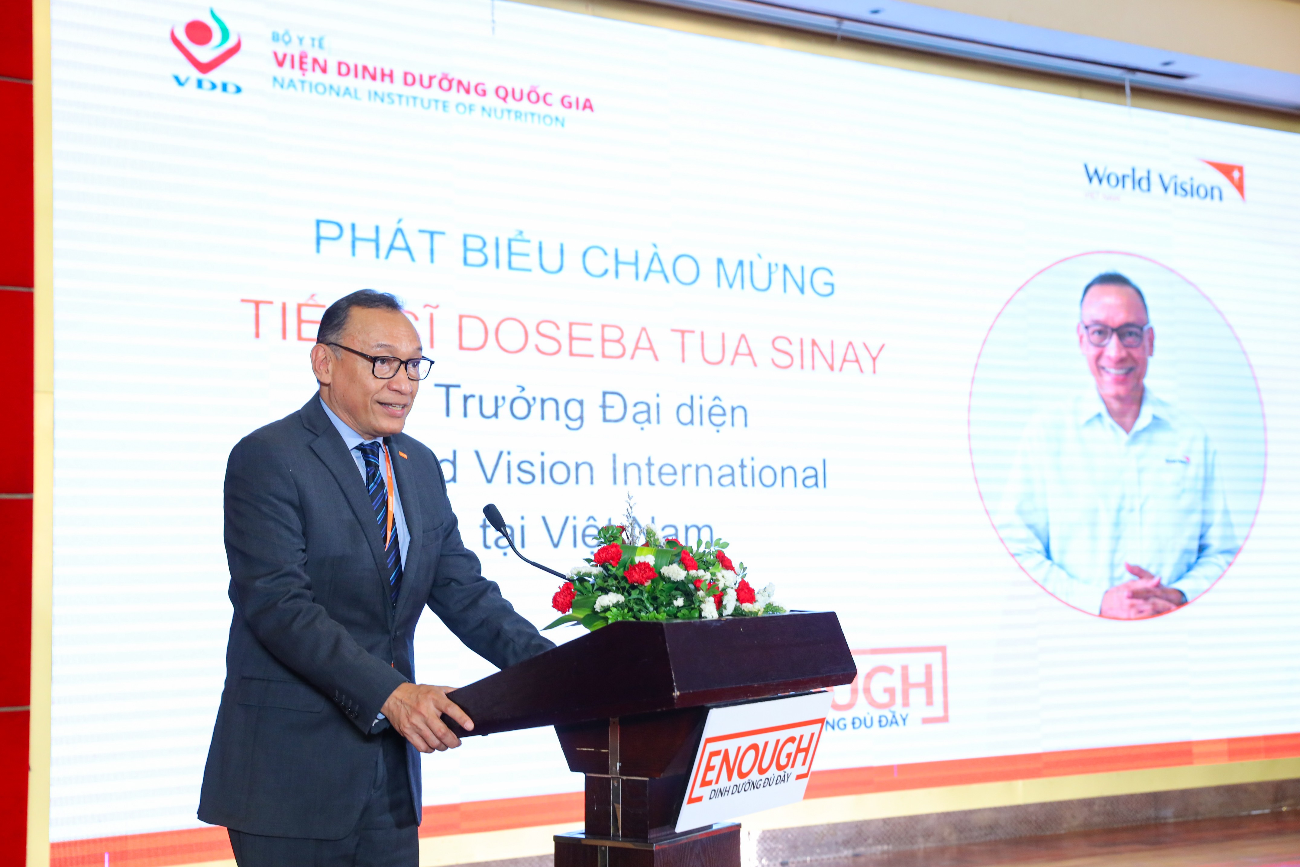 Tiến sĩ Doseba Tua Sinay, Trưởng đại diện World Vision International tại Việt Nam Tiến sĩ Doseba Tua Sinay, Trưởng đại diện World Vision International tại Việt Nam