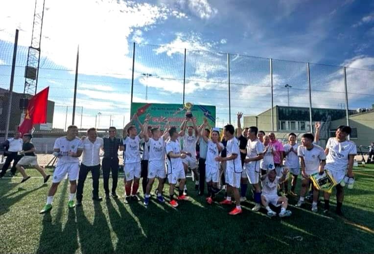 Hơn 60 cầu thủ tham dự giải bóng đá người Việt tại Thụy Điển 2024 Hơn 60 cầu thủ tham dự giải bóng đá người Việt tại Thụy Điển 2024