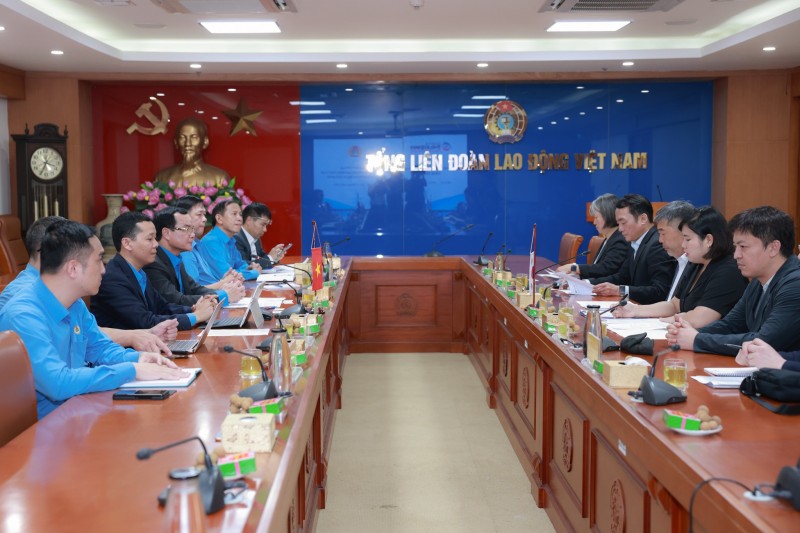 Hội đàm giữa 2 bên về tìunh hình công đoàn, công nhân 2 nước (Ảnh: H.N). Hội đàm giữa 2 bên về tìunh hình công đoàn, công nhân 2 nước (Ảnh: H.N).