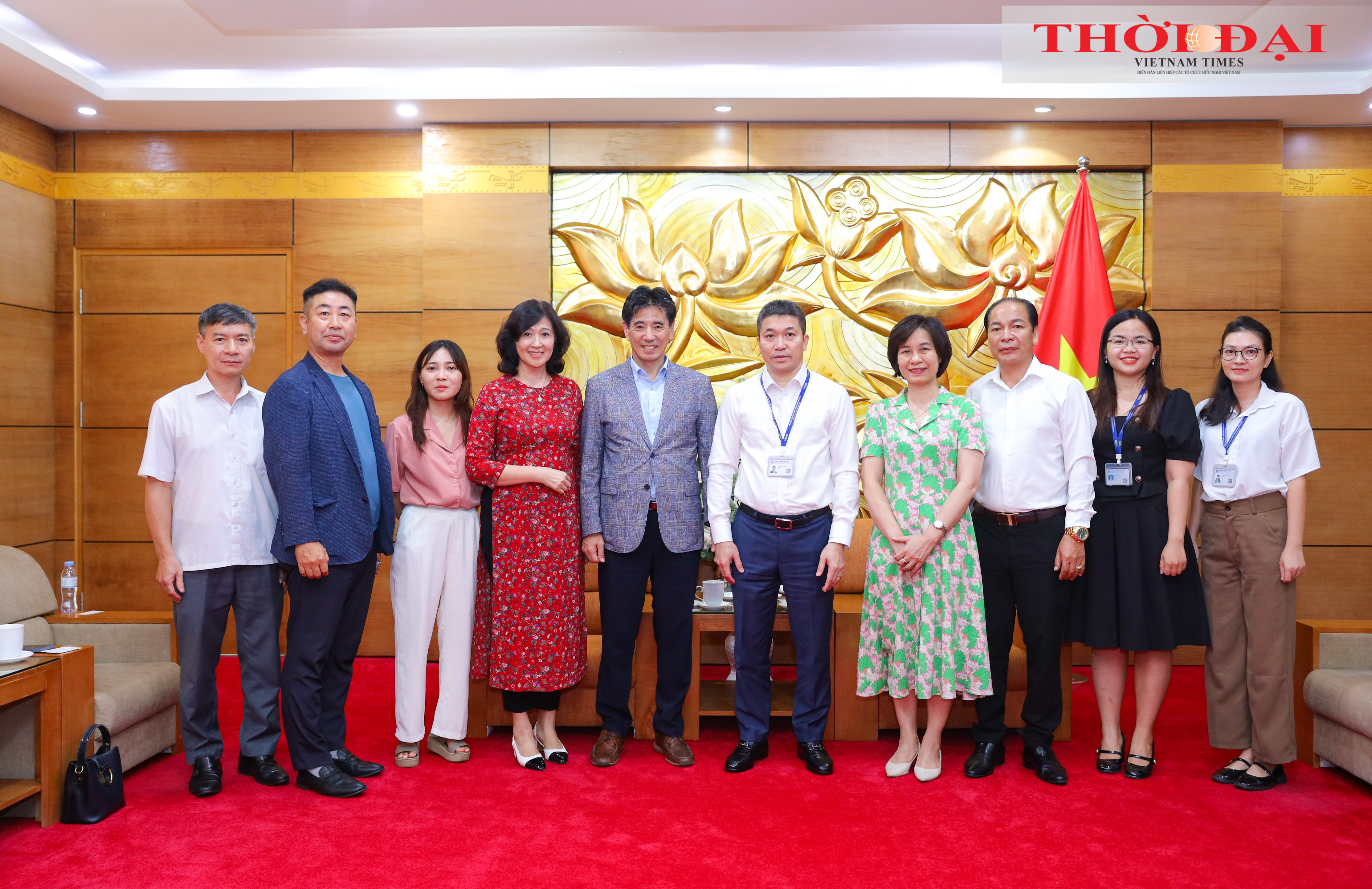 Các đại biểu chụp ảnh lưu niệm. (Ảnh: Đinh Hòa) Các đại biểu chụp ảnh lưu niệm. (Ảnh: Đinh Hòa)