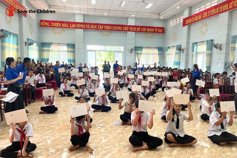 Đắk Lắk: Hơn 3000 học sinh được trang bị kiến thức về quyền trẻ em, bảo vệ bản thân và phòng tránh tai nạn Đắk Lắk: Hơn 3000 học sinh được trang bị kiến thức về quyền trẻ em, bảo vệ bản thân và phòng tránh tai nạn
