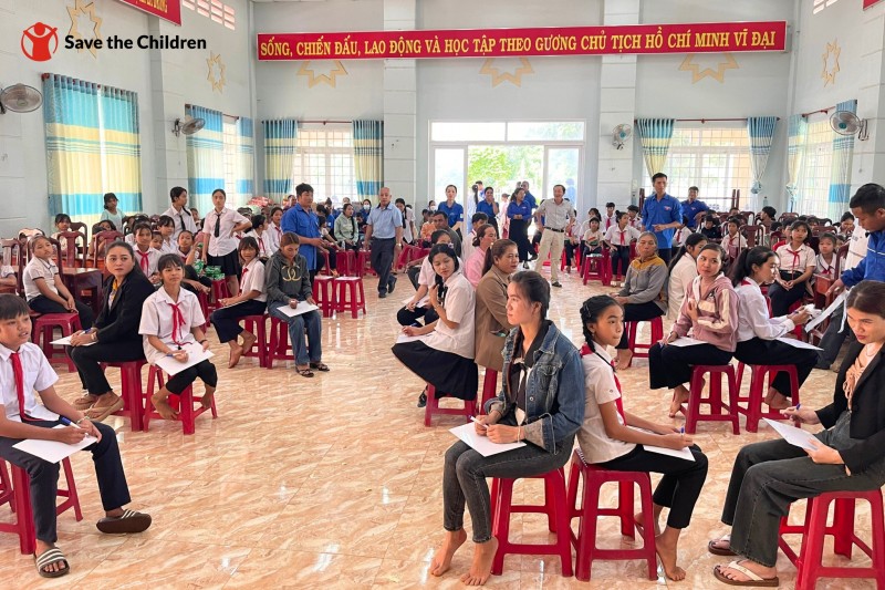 Đắk Lắk: Hơn 3000 học sinh được trang bị kiến thức về quyền trẻ em, bảo vệ bản thân và phòng tránh tai nạn Đắk Lắk: Hơn 3000 học sinh được trang bị kiến thức về quyền trẻ em, bảo vệ bản thân và phòng tránh tai nạn