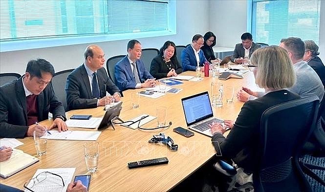 New Initiatives Boost Vietnam-Australia Science and Technology Cooperation New Initiatives Boost Vietnam-Australia Science, Technology Cooperation