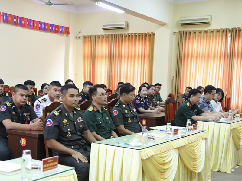 Tập huấn công tác đối ngoại quốc phòng cho cán bộ Quân đội Hoàng gia Cam-pu-chia Tập huấn công tác đối ngoại quốc phòng cho cán bộ Quân đội Hoàng gia Cam-pu-chia