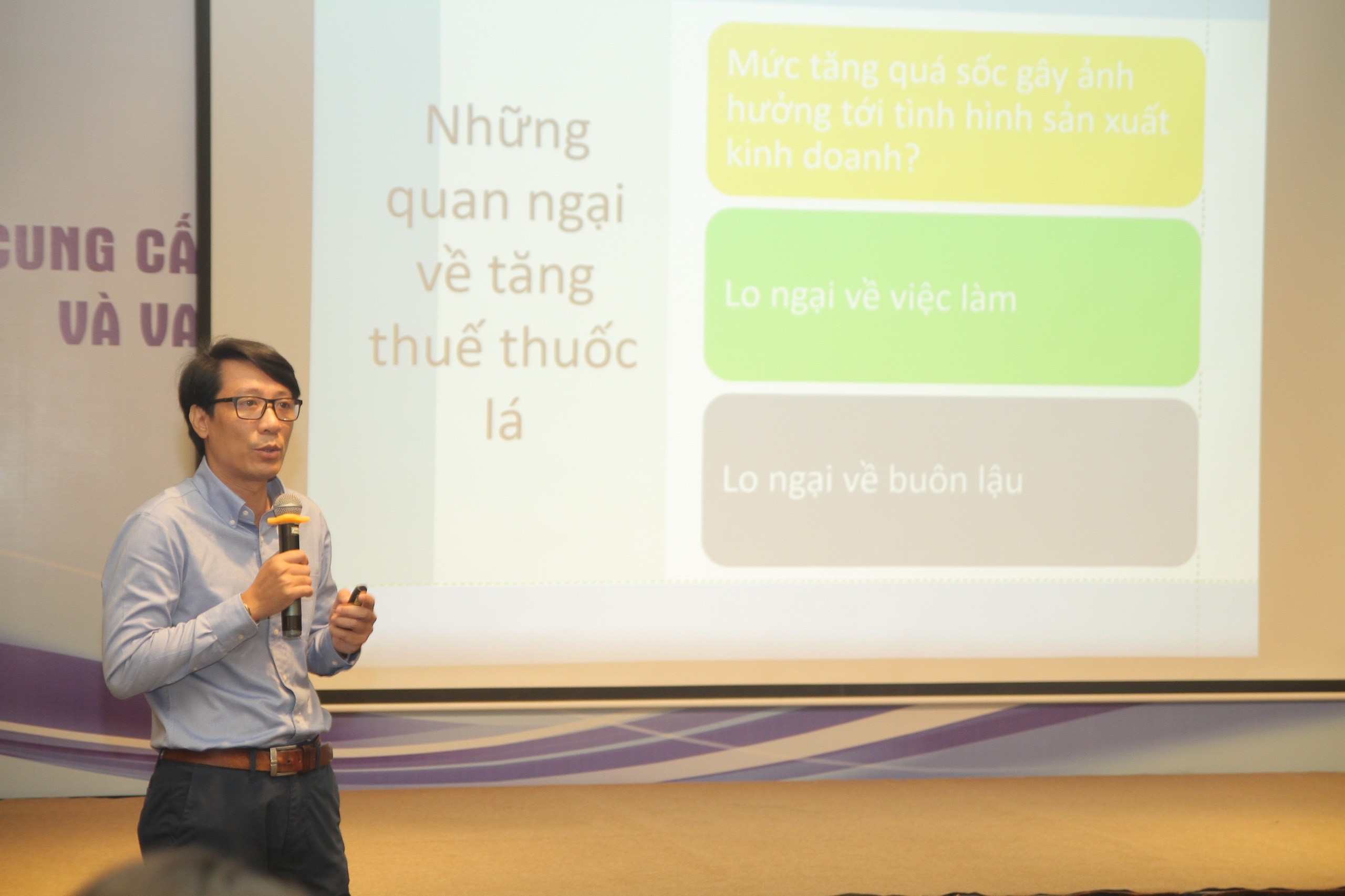 WHO và Tổ chức HealthBridge khuyến cáo Việt Nam giảm tiêu dùng thuốc lá thông qua việc tăng thuế WHO và Tổ chức HealthBridge khuyến cáo Việt Nam giảm tiêu dùng thuốc lá thông qua việc tăng thuế