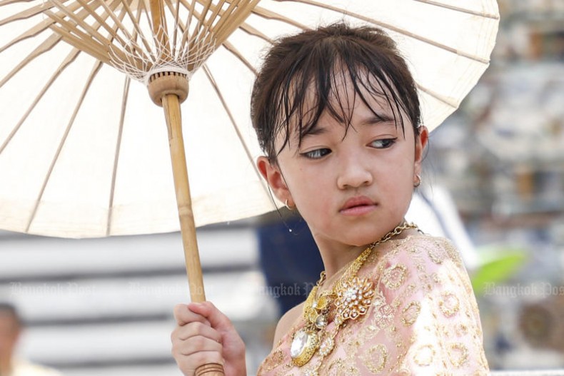 Nắng nóng cực đoan đe dọa sự phát triển của trẻ em Nắng nóng cực đoan đe dọa sự phát triển của trẻ em