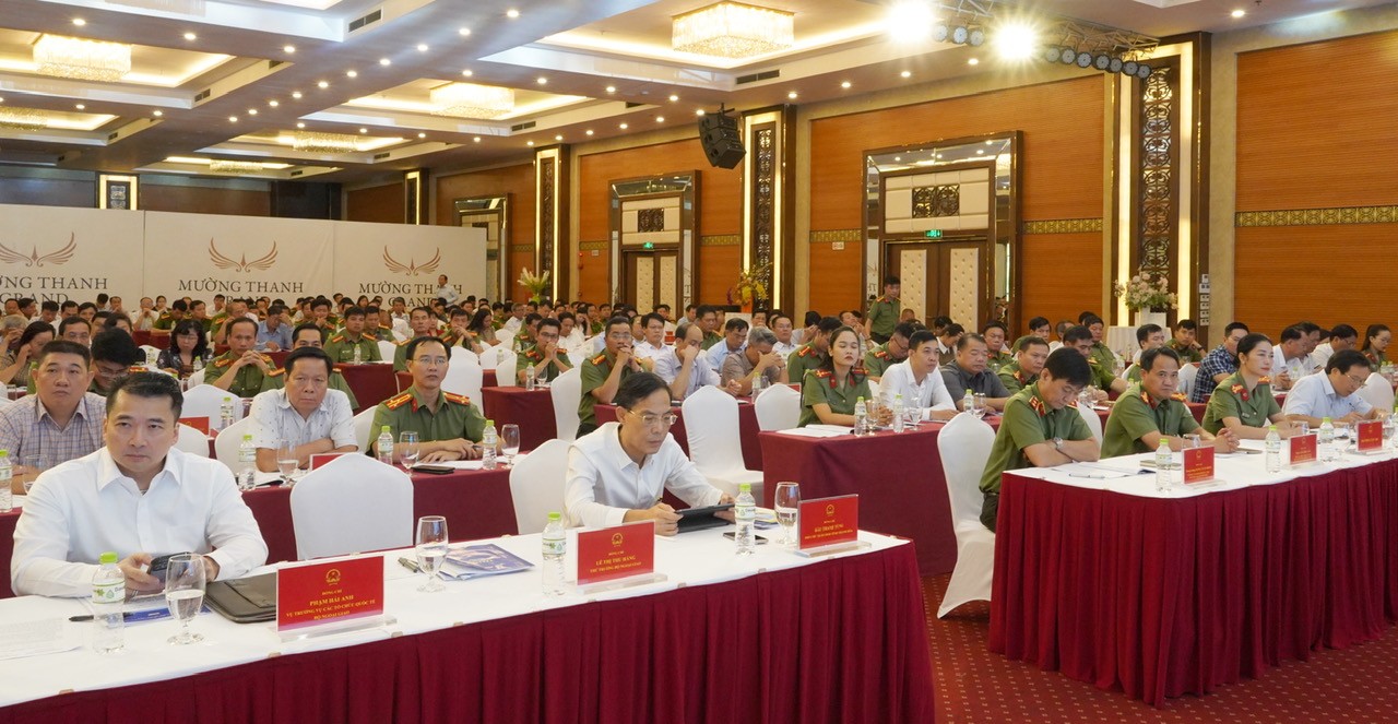 Hội nghị tập huấn công tác nhân quyền toàn quốc năm 2024 tại thành phố Thanh Hóa. Hội nghị tập huấn công tác nhân quyền toàn quốc năm 2024 tại thành phố Thanh Hóa.