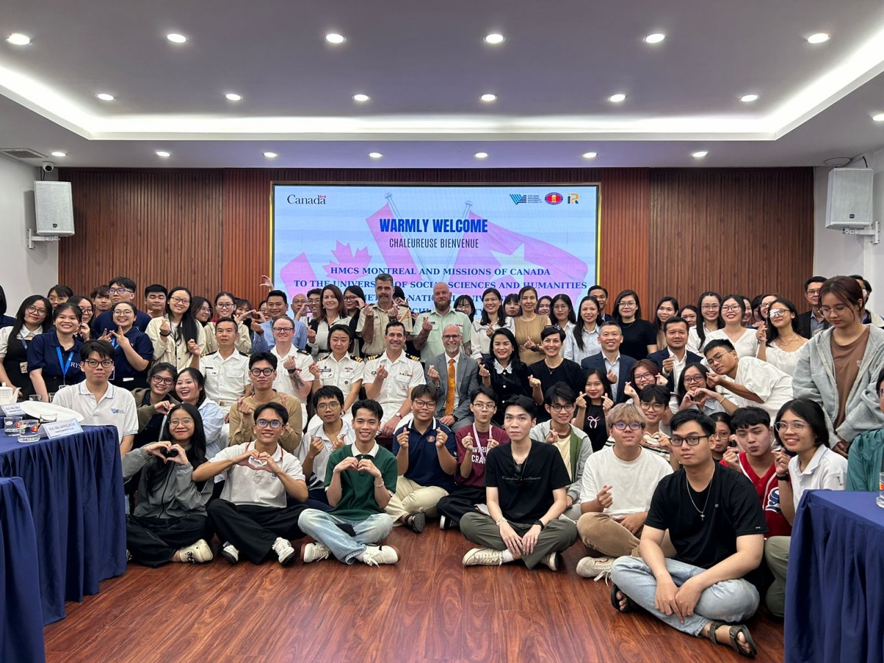 Canadian Navy Does Volunteer Work at Binh Duong's Charity Shelter