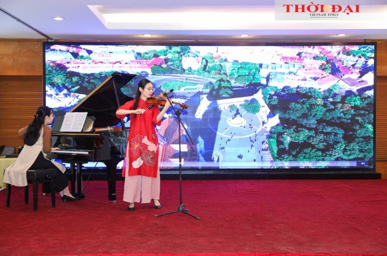 Vietnam - Hungary: Lasting Friendship, Far-reaching Cooperation Vietnam - Hungary: Lasting Friendship, Far-reaching Cooperation