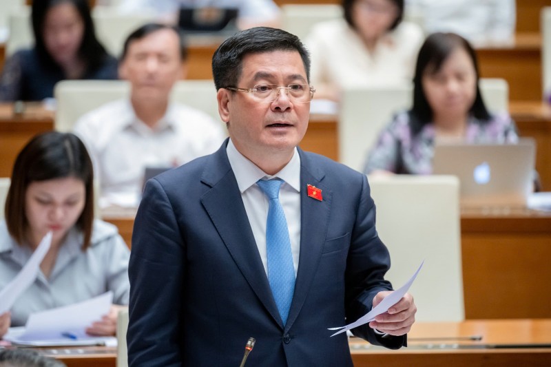 Bộ trưởng Bộ Công Thương Nguyễn Hồng Diên. (Ảnh: Quốc hội) Bộ trưởng Bộ Công Thương Nguyễn Hồng Diên. (Ảnh: Quốc hội)