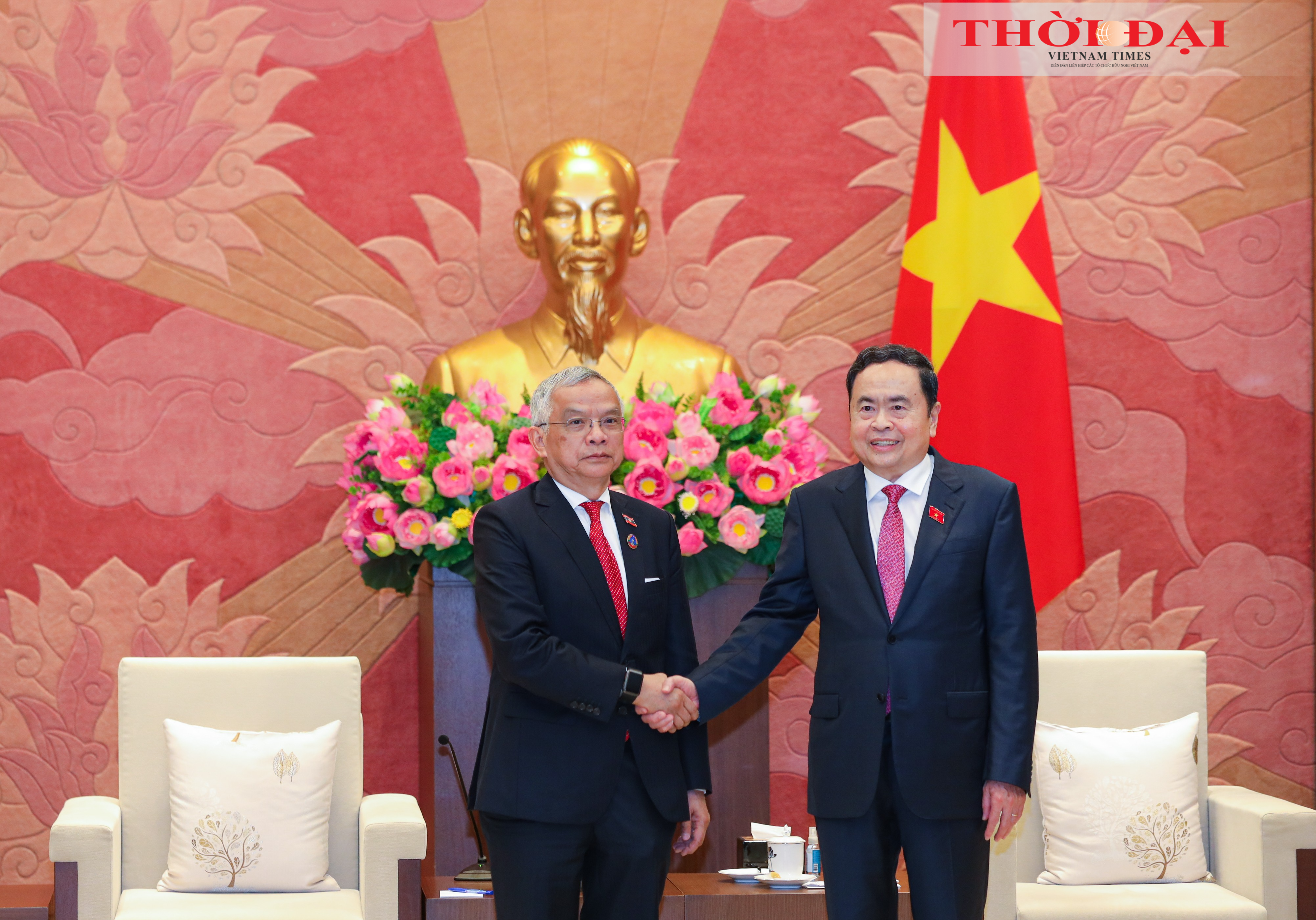 Chủ tịch Quốc hội Trần Thanh Mẫn tiếp ông Sommad Pholsena, Ủy viên Ban Chấp hành Trung ương Đảng Nhân dân Cách mạng Lào, Phó Chủ tịch Quốc hội Lào, Chủ tịch Ủy ban Hòa bình và Đoàn kết Lào. (Ảnh: Đinh Hòa) Chủ tịch Quốc hội Trần Thanh Mẫn tiếp ông Sommad Pholsena, Ủy viên Ban Chấp hành Trung ương Đảng Nhân dân Cách mạng Lào, Phó Chủ tịch Quốc hội Lào, Chủ tịch Ủy ban Hòa bình và Đoàn kết Lào. (Ảnh: Đinh Hòa)
