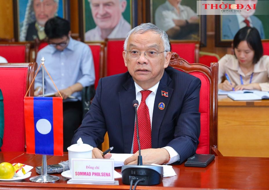 Vice Chairman of the Lao National Assembly and Chairman of the Lao Committee for Peace and Solidarity Sommad Pholsena Vice Chairman of the Lao National Assembly and Chairman of the Lao Committee for Peace and Solidarity Sommad Pholsena