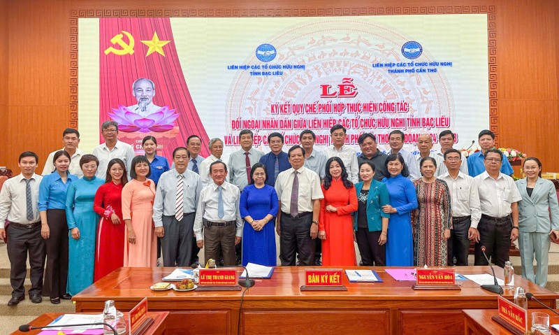 Liên hiệp các tổ chức hữu nghị tỉnh Bạc Liêu và thành phố Cần Thơ ký kết quy chế phối hợp Liên hiệp các tổ chức hữu nghị tỉnh Bạc Liêu và thành phố Cần Thơ ký kết quy chế phối hợp