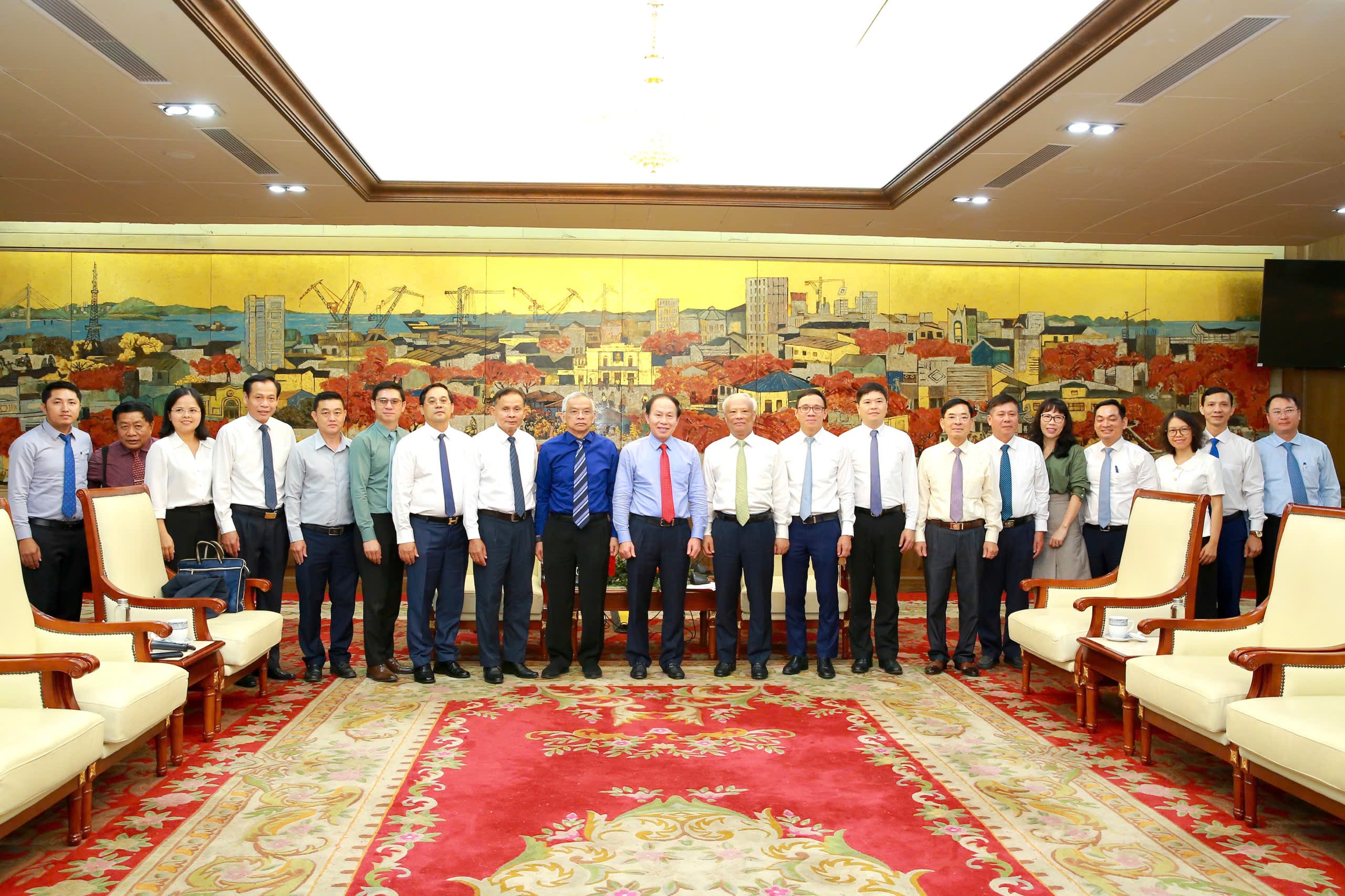 Các đại biểu chụp ảnh lưu niệm. Các đại biểu chụp ảnh lưu niệm.