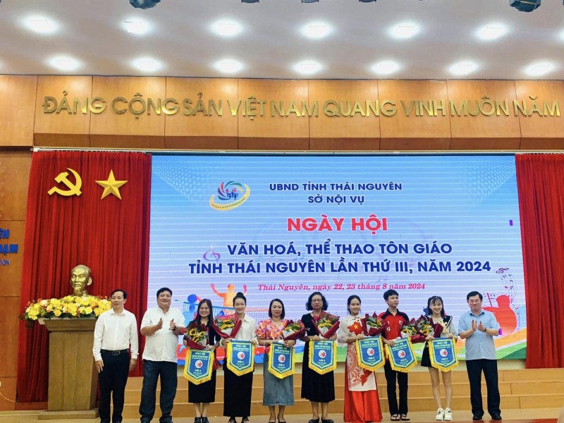 400 người tham gia ngày hội tôn giáo ở Thái Nguyên 400 người tham gia ngày hội tôn giáo ở Thái Nguyên