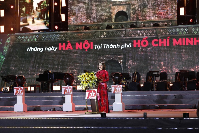 Phó Chủ tịch UBND TP. Hà Nội Vũ Thu Hà phát biểu tại buổi lễ (Ảnh: T.L). Phó Chủ tịch UBND TP. Hà Nội Vũ Thu Hà phát biểu tại buổi lễ (Ảnh: T.L).