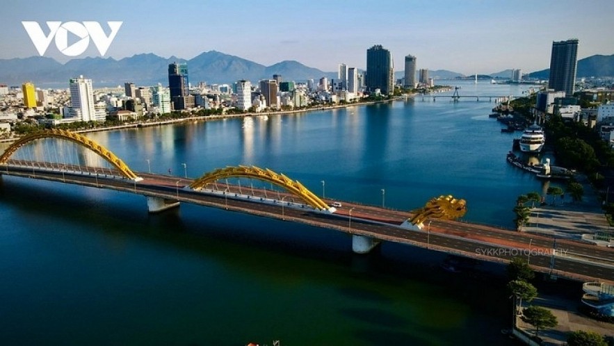 Famous Dragon Bridge in the central city of Da Nang. Famous Dragon Bridge in the central city of Da Nang.