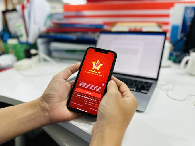 Mở rộng thí điểm cấp Phiếu lý lịch tư pháp qua ứng dụng VNeID trên toàn quốc từ ngày 1/10/2024. (Ảnh minh họa)