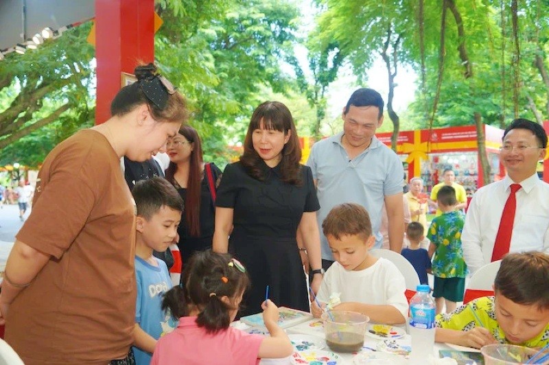 Lãnh đạo Sở Du lịch Hà Nội thăm không gian trải nghiệm (Ảnh: T.L) Lãnh đạo Sở Du lịch Hà Nội thăm không gian trải nghiệm (Ảnh: T.L)