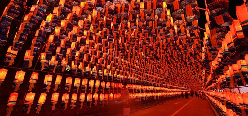 Top 10 lễ hội mùa thu từ Á sang Âu quy tụ tại 8WONDER Moon Festival Top 10 lễ hội mùa thu từ Á sang Âu quy tụ tại 8WONDER Moon Festival