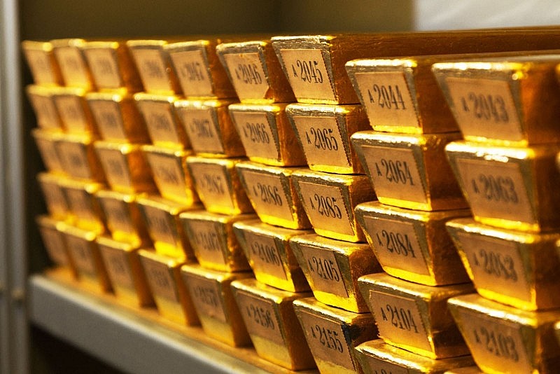 Giá vàng tiếp tục đà tăng khi đồng USD suy yếu Giá vàng tiếp tục đà tăng khi đồng USD suy yếu