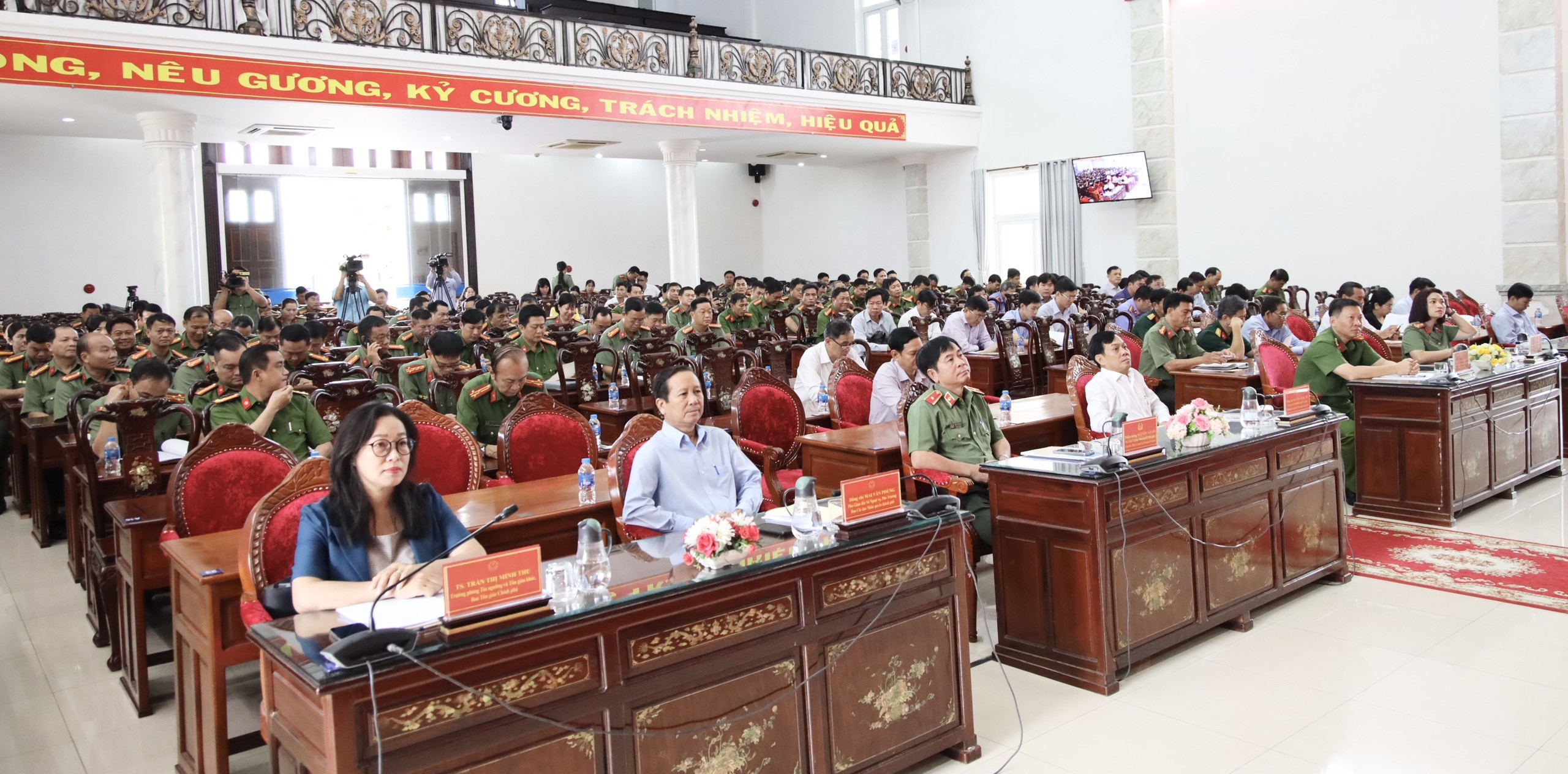 Hội nghị tập huấn công tác nhân quyền năm 2024 tại thành phố Cần Thơ. Hội nghị tập huấn công tác nhân quyền năm 2024 tại thành phố Cần Thơ.
