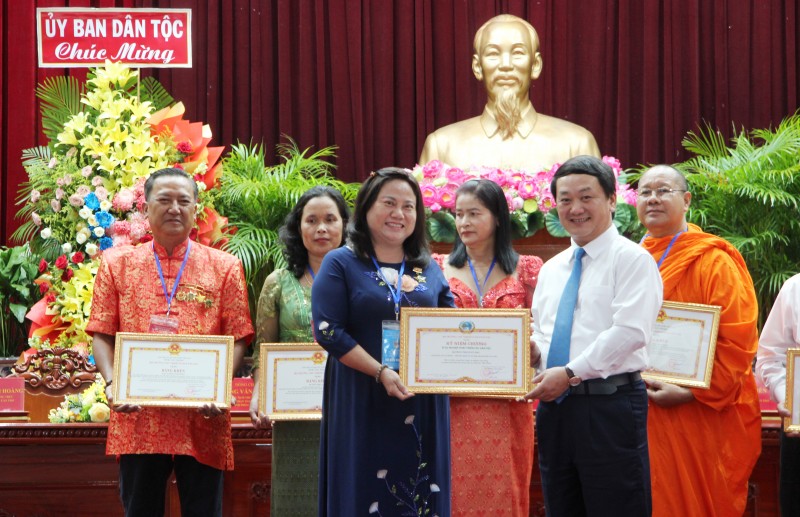 Cần Thơ phấn đấu đến 2030 không còn hộ nghèo trong đồng bào dân tộc thiểu số Cần Thơ phấn đấu đến 2030 không còn hộ nghèo trong đồng bào dân tộc thiểu số