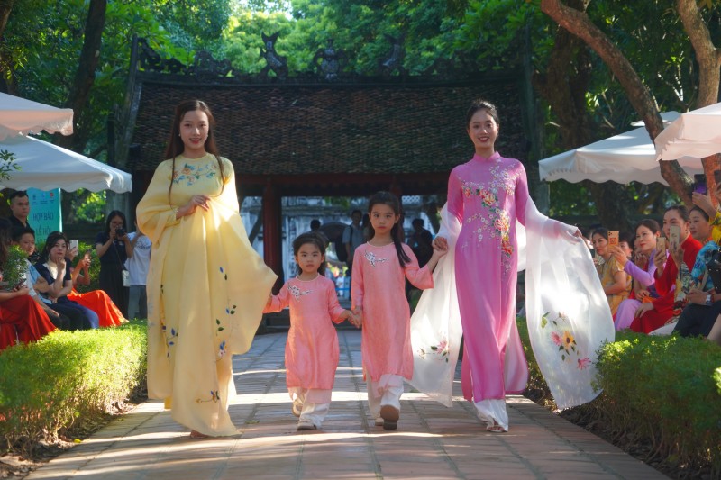 Lễ hội Áo dài Du lịch Hà Nội sẽ được tổ chức vào đầu tháng 10 Lễ hội Áo dài Du lịch Hà Nội sẽ được tổ chức vào đầu tháng 10