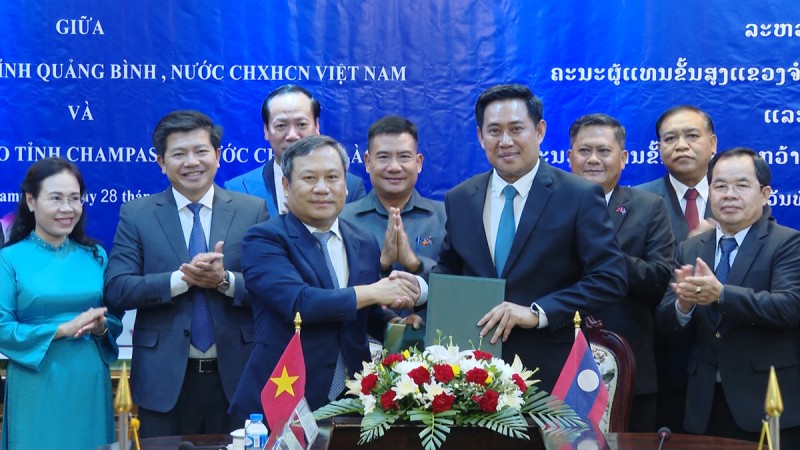 Quảng Bình: góp phần xây dựng biên giới Việt - Lào hòa bình, hữu nghị, phát triển Quảng Bình: góp phần xây dựng biên giới Việt - Lào hòa bình, hữu nghị, phát triển