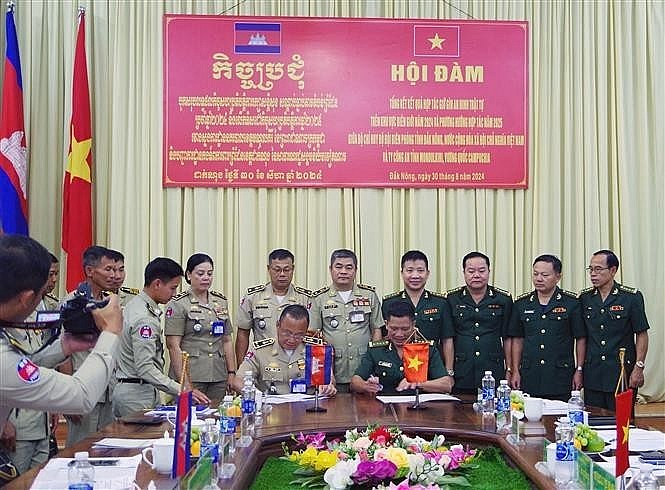 At the signing of the cooperation agreement between the two sides (Photo: VNA) At the signing of the cooperation agreement between the two sides (Photo: VNA)