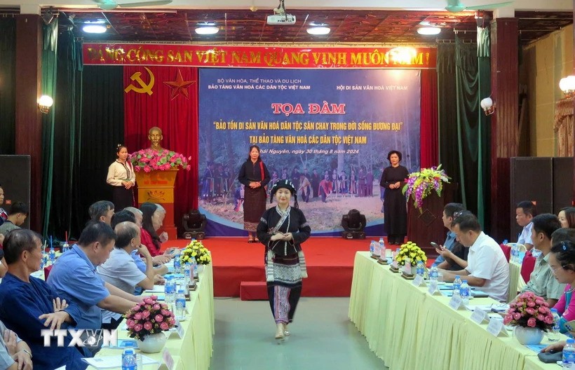 Bảo tồn di sản văn hóa dân tộc Sán Chay trong đời sống đương đại Bảo tồn di sản văn hóa dân tộc Sán Chay trong đời sống đương đại