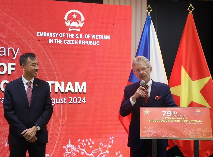 Đại sứ quán Việt Nam tại Campuchia và Cộng hòa Séc kỷ niệm Quốc khánh 2/9 Nhiều hoạt động kỷ niệm Quốc khánh Việt Nam 2/9 tại nước ngoài