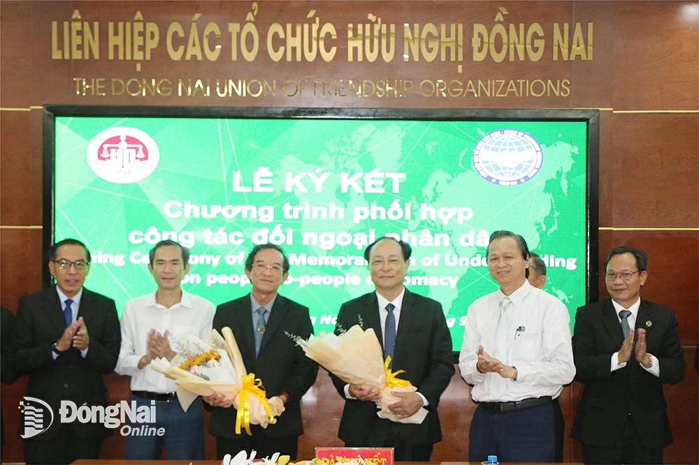Liên hiệp các tổ chức hữu nghị tỉnh và Đoàn Luật sư tỉnh phối hợp thực hiện 6 nội dung về công tác đối ngoại nhân dân Liên hiệp các tổ chức hữu nghị tỉnh và Đoàn Luật sư tỉnh phối hợp thực hiện 6 nội dung về công tác đối ngoại nhân dân