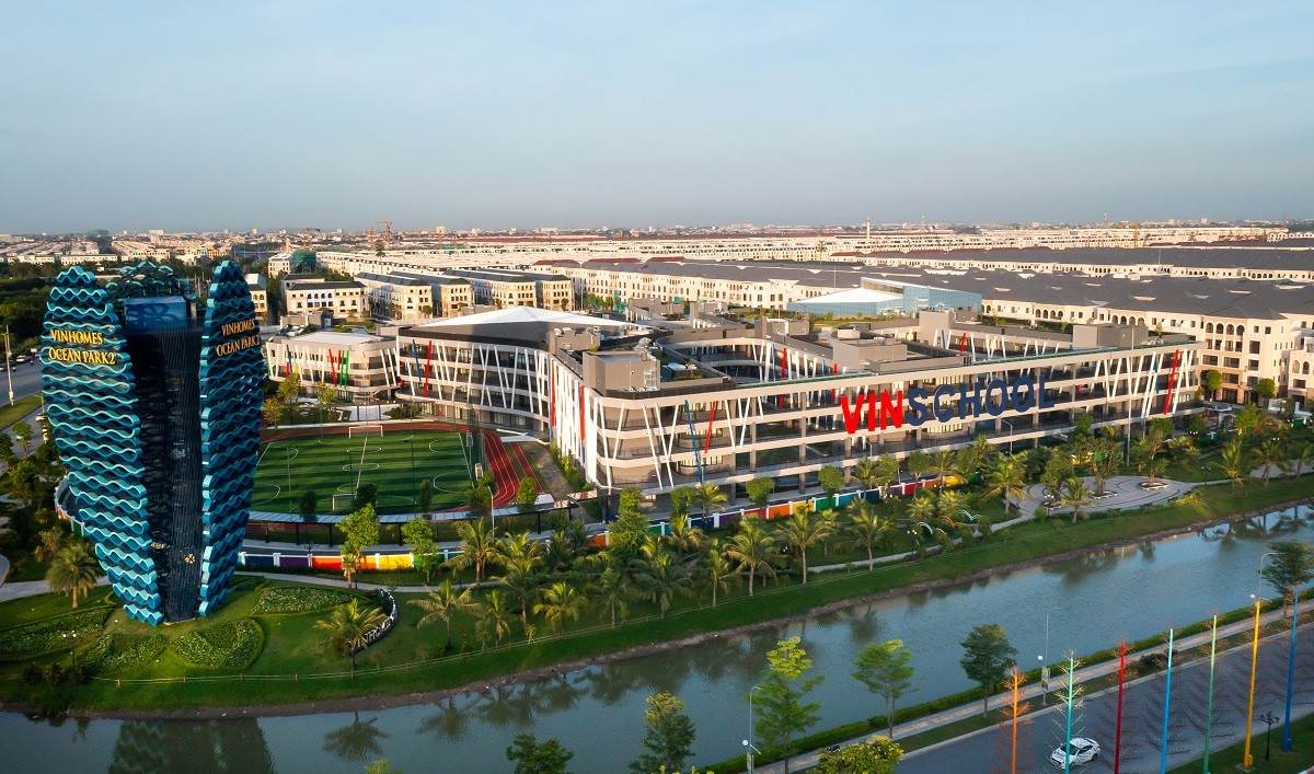 Vinschool tăng 20 bậc trên bảng xếp hạng Top 100 thương hiệu giá trị nhất Việt Nam năm 2024, thể hiện nỗ lực của hệ thống giáo dục lớn nhất Việt Nam. Vinschool tăng 20 bậc trên bảng xếp hạng Top 100 thương hiệu giá trị nhất Việt Nam năm 2024, thể hiện nỗ lực của hệ thống giáo dục lớn nhất Việt Nam.