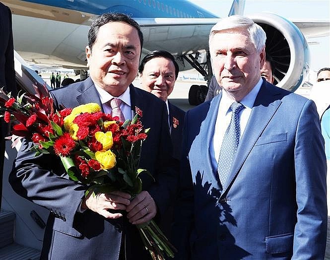NA Chairman Tran Thanh Man is welcomed at the Vnukovo International Airport. (Photo: VNA) NA Chairman Tran Thanh Man is welcomed at the Vnukovo International Airport. (Photo: VNA)