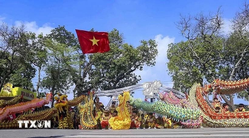 Dragon dance at 2023 Hanoi Autumn Festival (Photo: VNA) Dragon dance at 2023 Hanoi Autumn Festival (Photo: VNA)